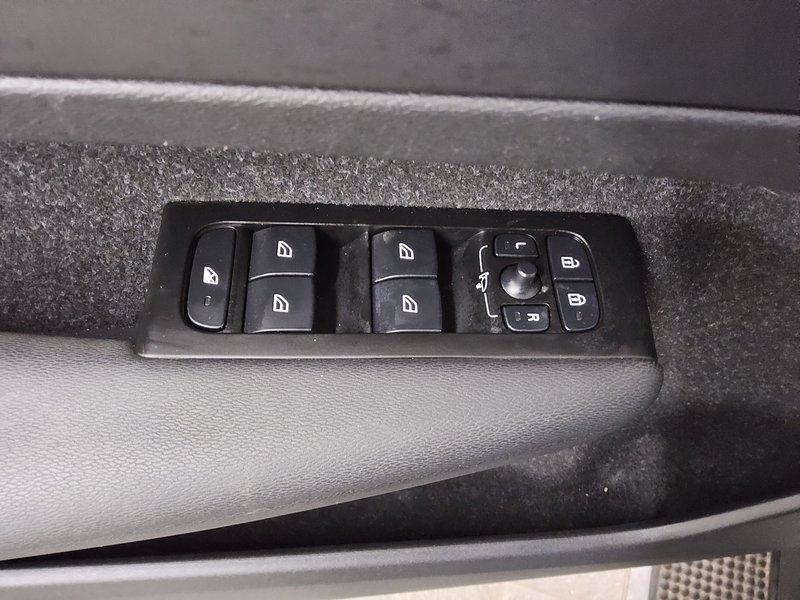 Volvo XC40 T4 Recharge Inscription automatik • Full LED • digitalni in, fotografija 10