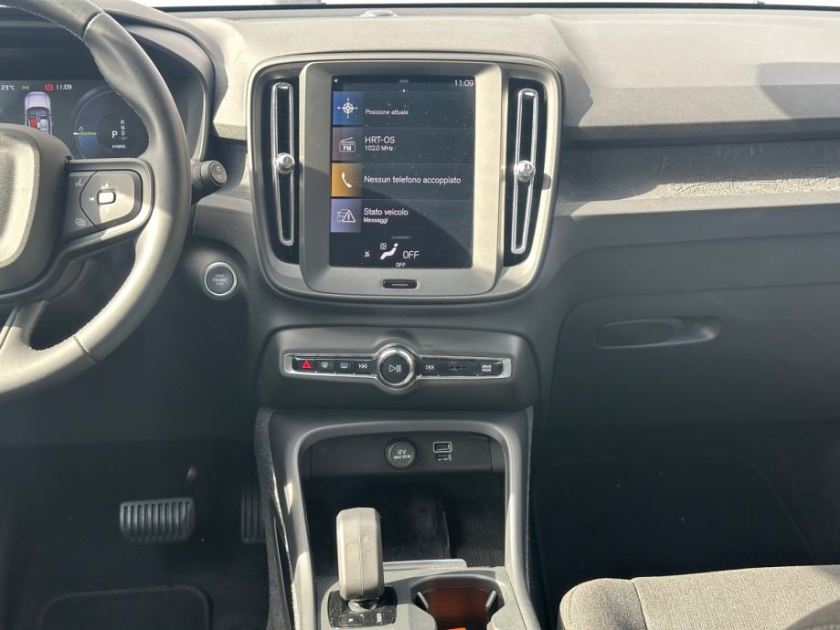 Volvo XC40 T4 Recharge Plug-in Hybrid | 24MJ JAMSTVA | U PDV-U, fotografija 9