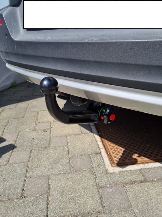 XC40 T4 2.0 Momentum 2WD AUTbogata oprema (autopilot, kuka, 360° cam