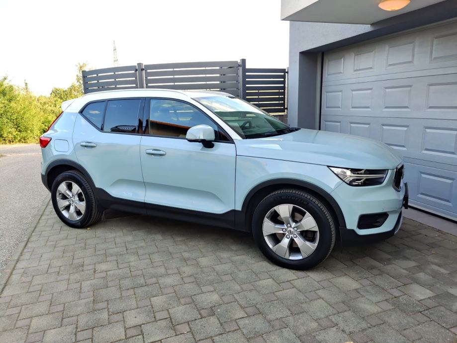 XC40 T4 2.0 Momentum 2WD AUTbogata oprema (autopilot, kuka, 360° cam