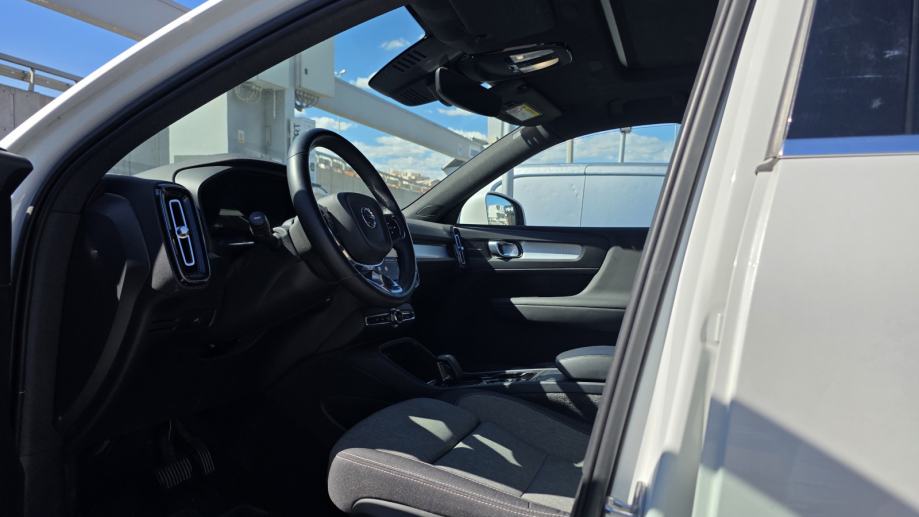 Volvo XC40 ULTRA BRIGHT AT AWD DCT, fotografija 4