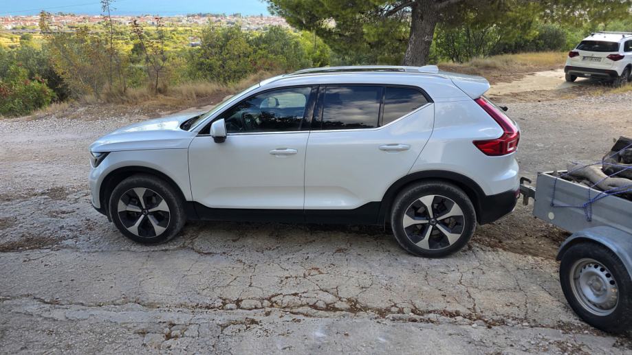 Volvo XC40 ULTRA BRIGHT AT AWD DCT, fotografija 9