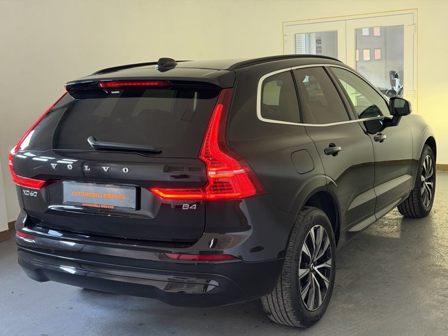 Volvo XC60 2.0 B4, 145 KW, FULL LED,VIRTUAL,KAMERA,KUKA,JAMSTVO 24 mj!, fotografija 8