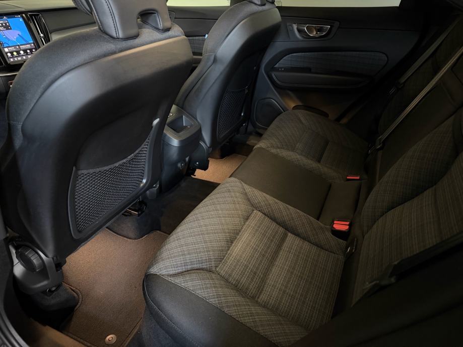 Volvo XC60 2.0 B4, 145 KW, FULL LED,VIRTUAL,KAMERA,KUKA,JAMSTVO 24 mj!, fotografija 12