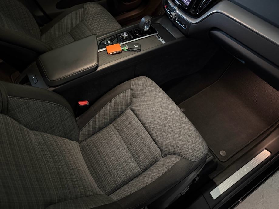 Volvo XC60 2.0 B4, 145 KW, FULL LED,VIRTUAL,KAMERA,KUKA,JAMSTVO 24 mj!, fotografija 15