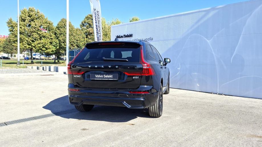 Volvo XC60 2.0 B5 PLUS DARK, MALO KM, NOVE ZIMSKE GUME, JAMSTVO, fotografija 6