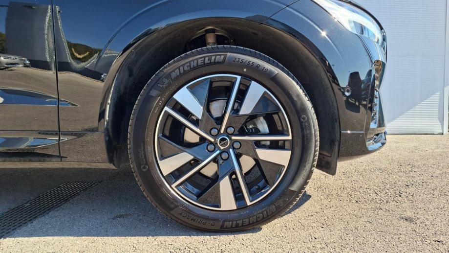 Volvo XC60 2.0 B5 PLUS DARK, MALO KM, NOVE ZIMSKE GUME, JAMSTVO, fotografija 9