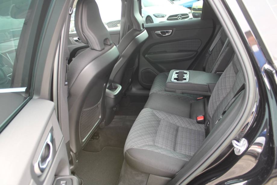 Volvo XC60 2.0D AUTOMATIK 4x4 *LED,NAVIGACIJA,KAMERA* - nije uvoz, fotografija 13