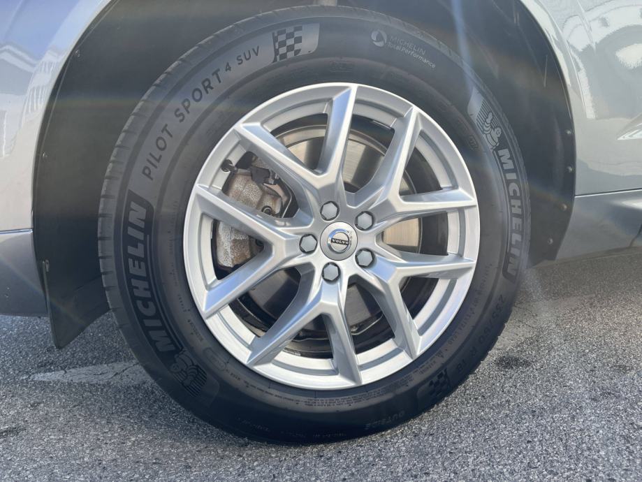 VOLVO XC60 2019 • PREMIUM jamstvo • AutoZubak Rabljena, fotografija 16
