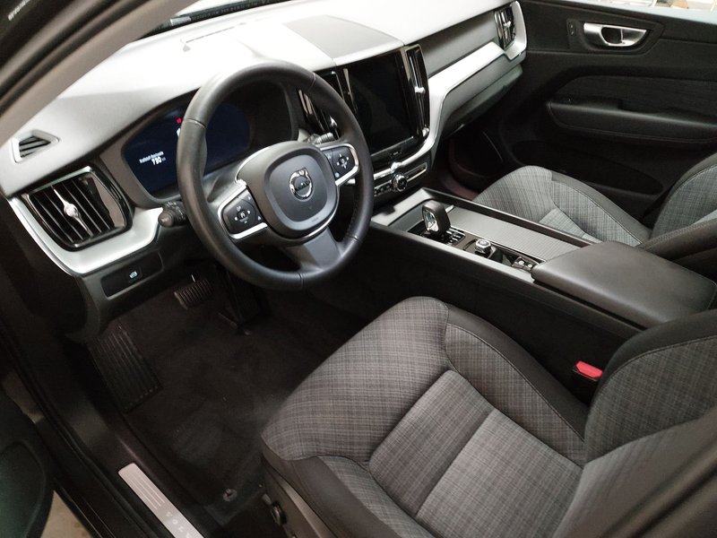 Volvo XC60 B4 D Core automatik • LED • AHK, fotografija 6