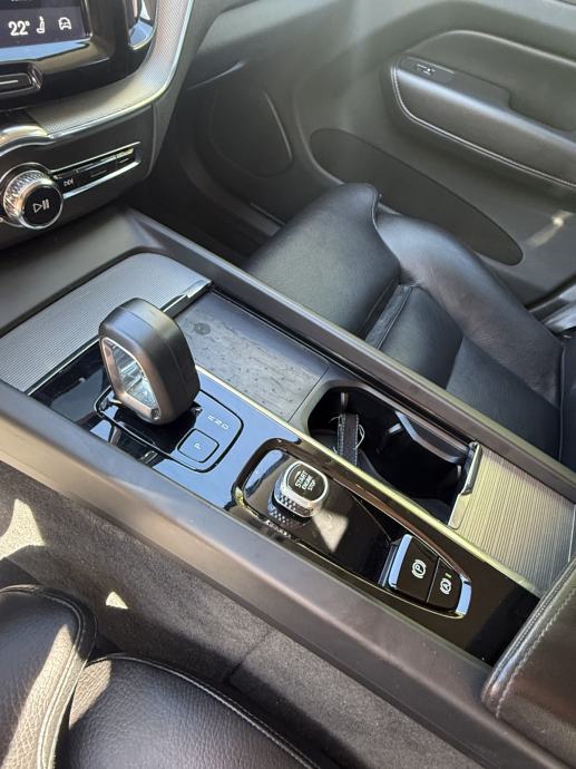 Volvo XC60 B4 Diesel Inscription Plus Bright, fotografija 8