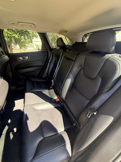 Volvo XC60 B4 Diesel Inscription Plus Bright, fotografija 6