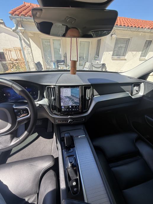 Volvo XC60 B4 Diesel Inscription Plus Bright, fotografija 9