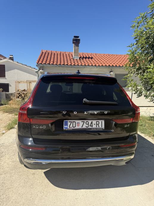 Volvo XC60 B4 Diesel Inscription Plus Bright, fotografija 3