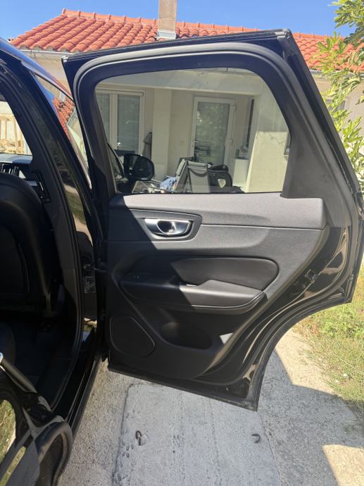 Volvo XC60 B4 Diesel Inscription Plus Bright, fotografija 16