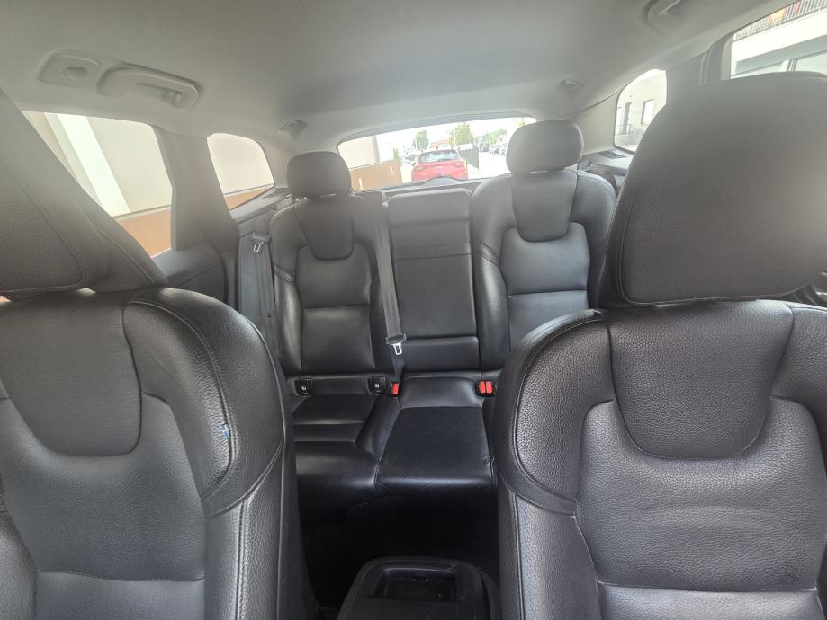 VOLVO XC60 B4, full oprema, blagi hibrid, 2020. god. - SNIŽENO! HITNO!, fotografija 9