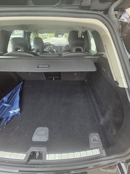VOLVO XC60 B4, full oprema, blagi hibrid, 2020. god. - SNIŽENO! HITNO!, fotografija 12