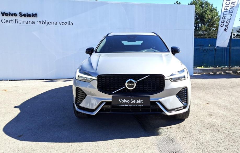 Volvo XC60 B4, FWD R-DESIGN, PANARAMA, NAV, TEMPOMAT, JAMSTVO, fotografija 2