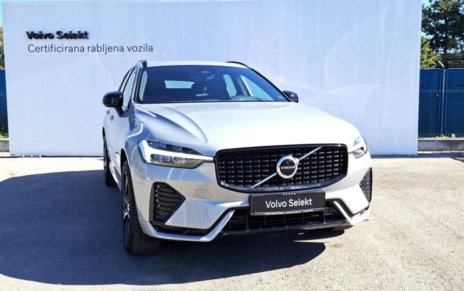 Volvo XC60 B4, FWD R-DESIGN, PANARAMA, NAV, TEMPOMAT, JAMSTVO, fotografija 3