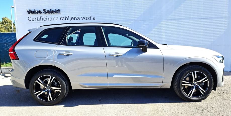Volvo XC60 B4, FWD R-DESIGN, PANARAMA, NAV, TEMPOMAT, JAMSTVO, fotografija 4