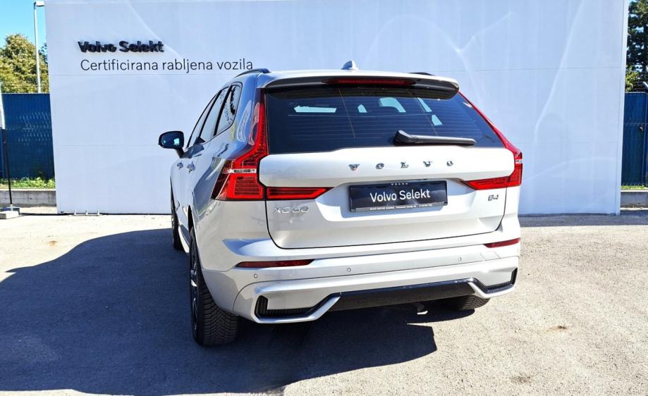 Volvo XC60 B4, FWD R-DESIGN, PANARAMA, NAV, TEMPOMAT, JAMSTVO, fotografija 7