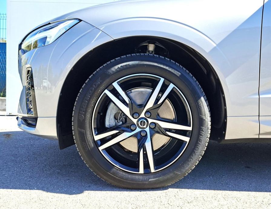 Volvo XC60 B4, FWD R-DESIGN, PANARAMA, NAV, TEMPOMAT, JAMSTVO, fotografija 11