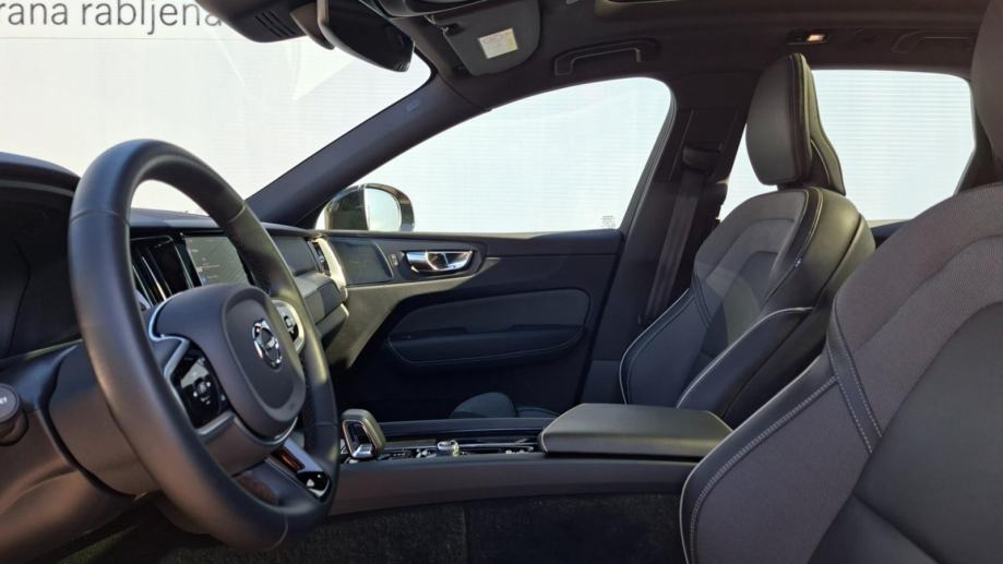 Volvo XC60 B4, FWD R-DESIGN, PANARAMA, NAV, TEMPOMAT, JAMSTVO, fotografija 12