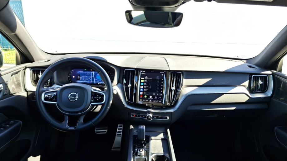 Volvo XC60 B4, FWD R-DESIGN, PANARAMA, NAV, TEMPOMAT, JAMSTVO, fotografija 19