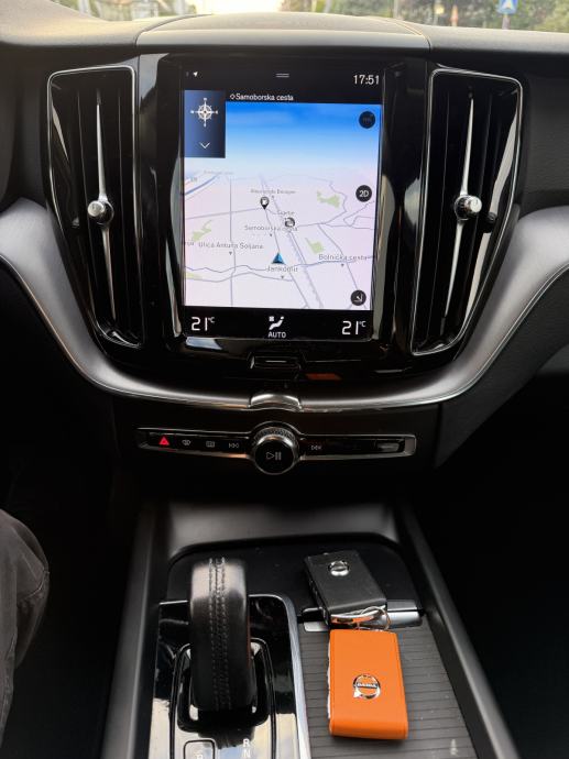 Volvo XC60 B4 KERS MOM PRO AT8 AWD 190’KS NIJE UVOZ, fotografija 15