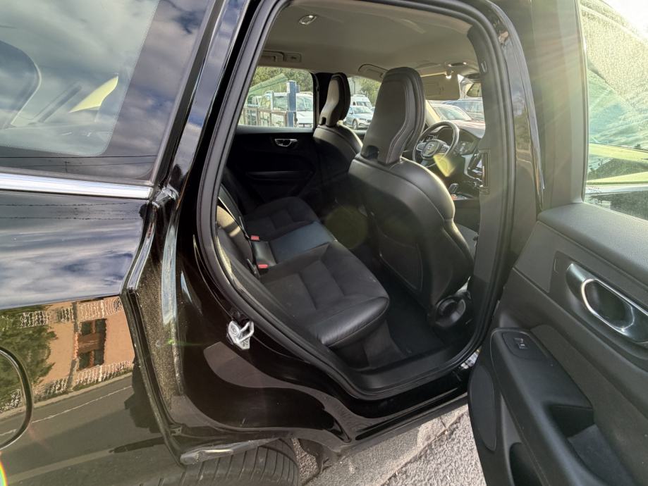 Volvo XC60 B4 KERS MOM PRO AT8 AWD 190’KS NIJE UVOZ, fotografija 18
