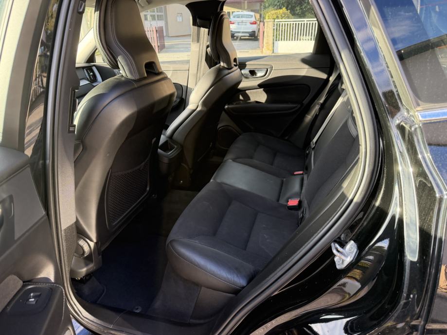 Volvo XC60 B4 KERS MOM PRO AT8 AWD 190’KS NIJE UVOZ, fotografija 19