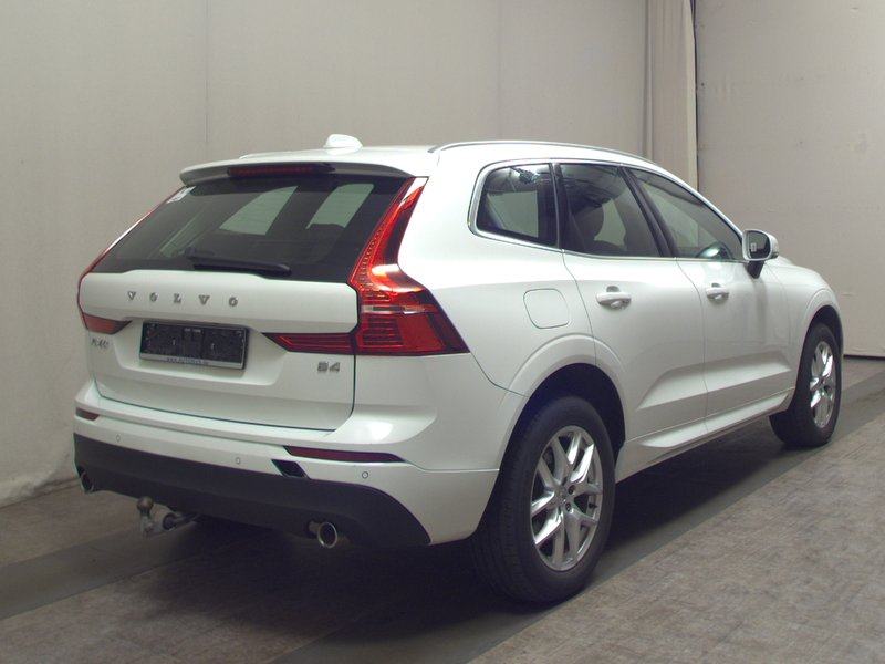 Volvo XC60 B4 Momentum Pro automatik • ACC • AHK, fotografija 4