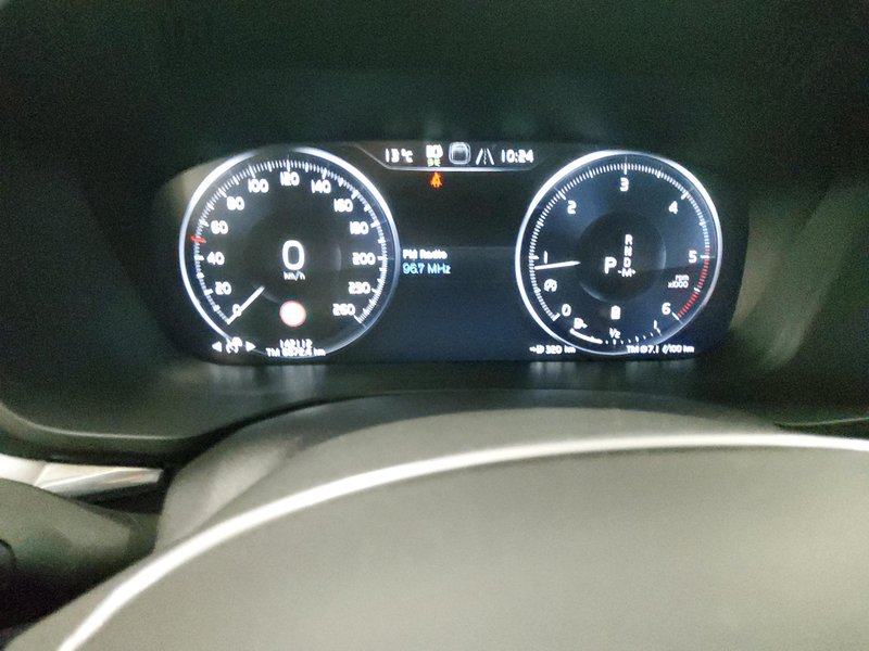 Volvo XC60 B4 Momentum Pro automatik • ACC • AHK, fotografija 16