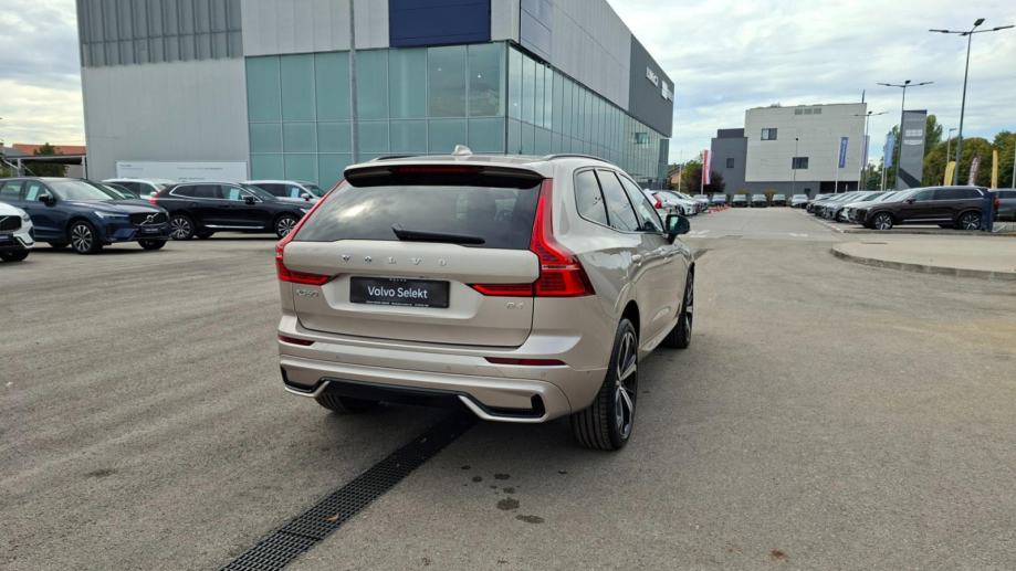 Volvo XC60 B4 PLUS DARK FWD, PANARAMA, NAV, TEMPOMAT, JAMSTVO, fotografija 7