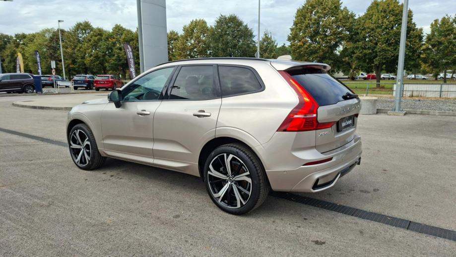 Volvo XC60 B4 PLUS DARK FWD, PANARAMA, NAV, TEMPOMAT, JAMSTVO, fotografija 10