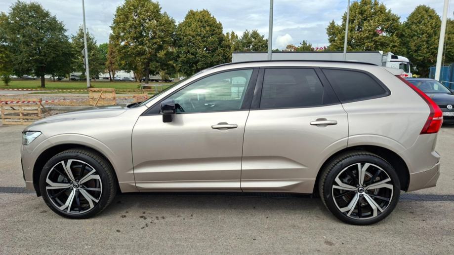 Volvo XC60 B4 PLUS DARK FWD, PANARAMA, NAV, TEMPOMAT, JAMSTVO, fotografija 11