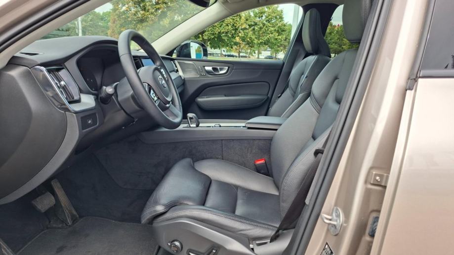 Volvo XC60 B4 PLUS DARK FWD, PANARAMA, NAV, TEMPOMAT, JAMSTVO, fotografija 15