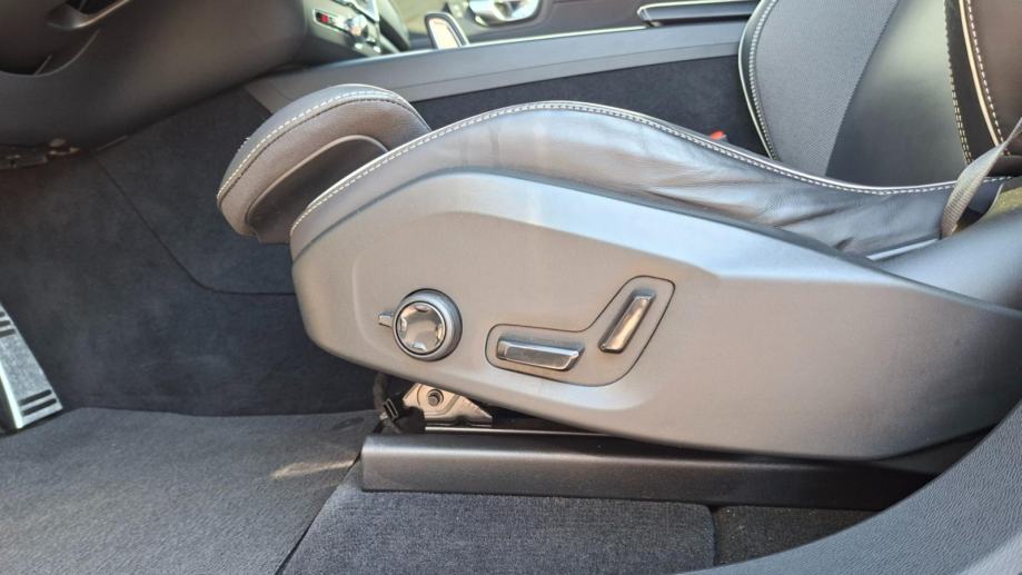Volvo XC60 B4 R-DESIGN, JAMSTVO, fotografija 13