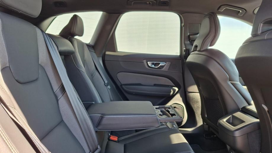 Volvo XC60 B4 R-DESIGN, JAMSTVO, fotografija 16