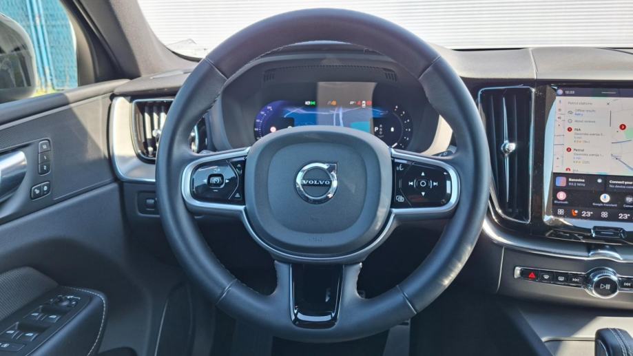 Volvo XC60 B4 R-DESIGN, JAMSTVO, fotografija 19