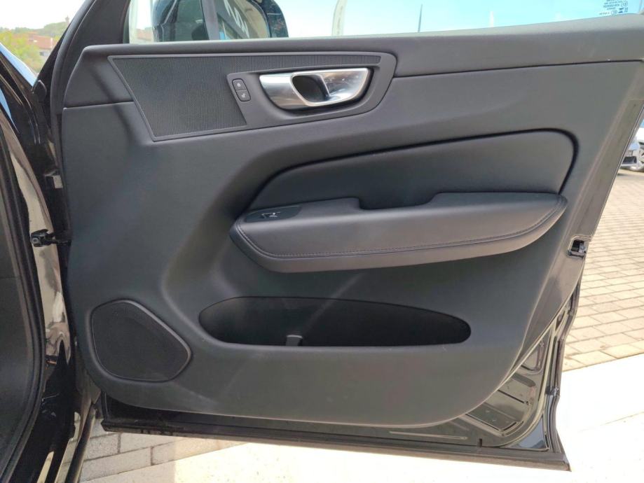 Volvo XC60 B4D 197 KS AUT NAVI, UREDNO ODRŽAVAN, GARANCIJA, fotografija 7
