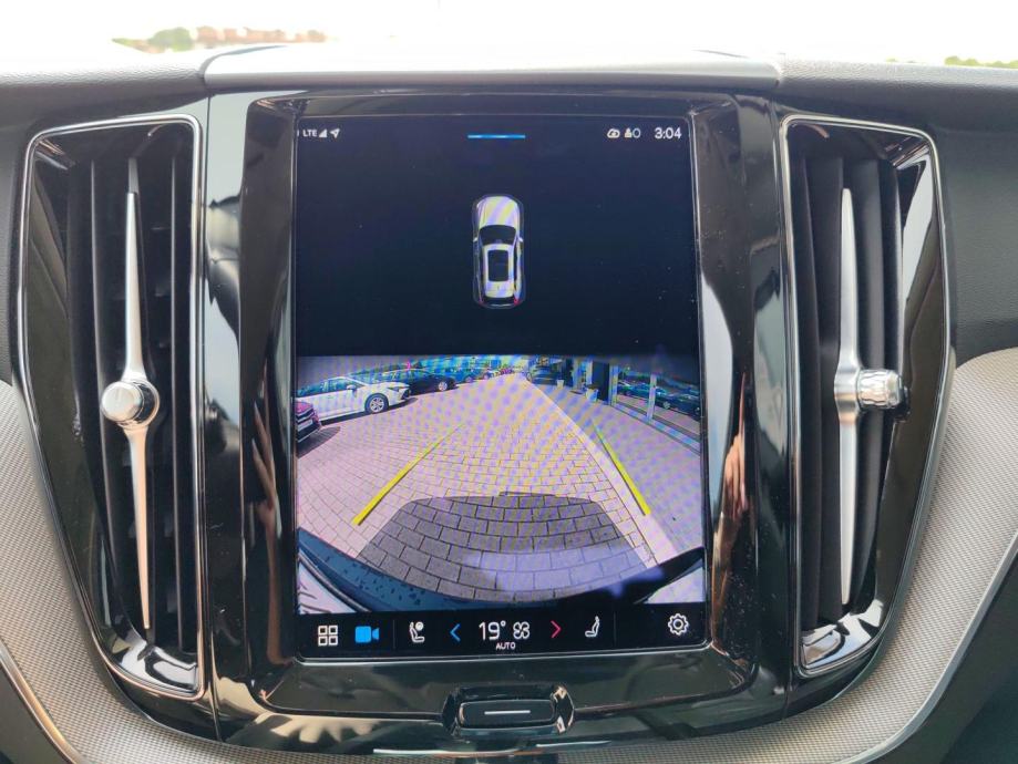 Volvo XC60 B4D 197 KS AUT NAVI, UREDNO ODRŽAVAN, GARANCIJA, fotografija 10