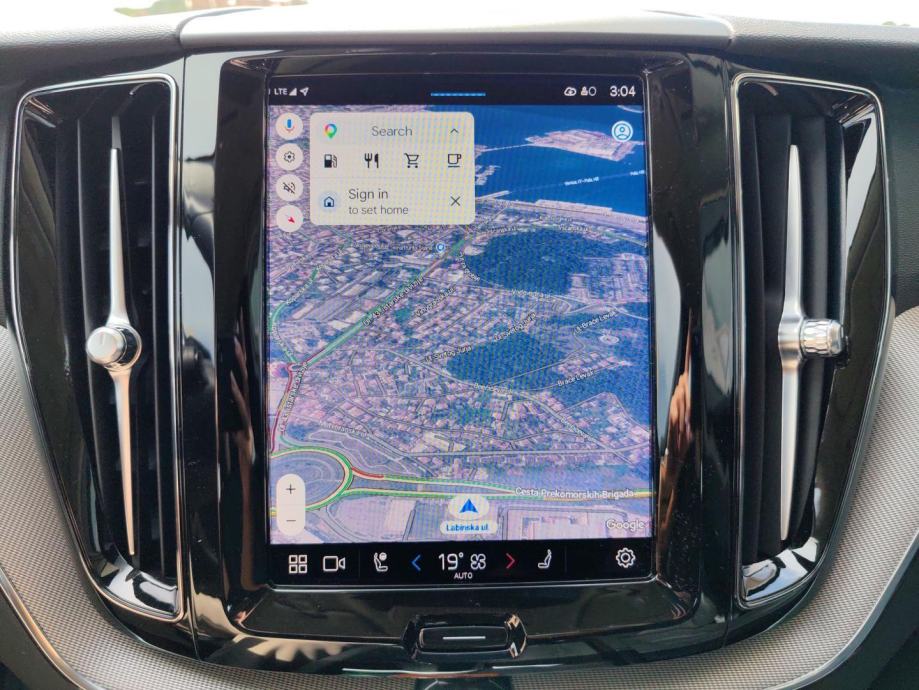 Volvo XC60 B4D 197 KS AUT NAVI, UREDNO ODRŽAVAN, GARANCIJA, fotografija 11