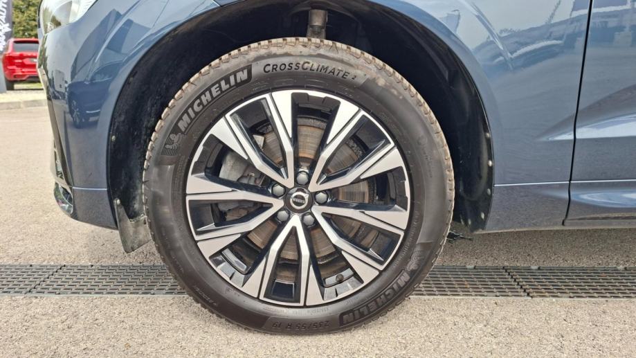 Volvo XC60 B4D AWD PLUS DARK, NAV, KAMERA, TEMPOMAT, JAMSTVO, fotografija 14