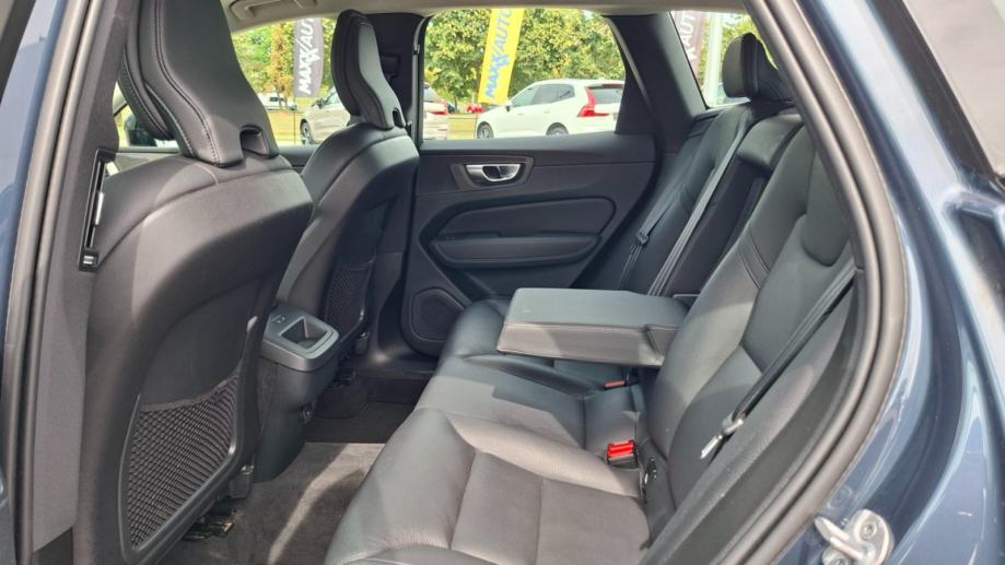 Volvo XC60 B4D AWD PLUS DARK, NAV, KAMERA, TEMPOMAT, JAMSTVO, fotografija 16