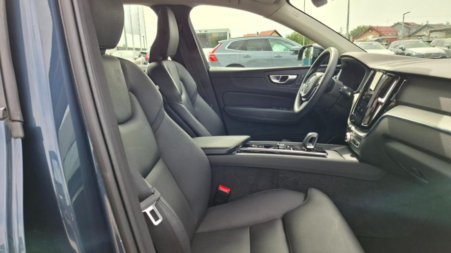 Volvo XC60 B4D AWD PLUS DARK, NAV, KAMERA, TEMPOMAT, JAMSTVO, fotografija 17