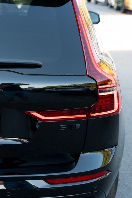 Volvo XC60 B5 Black Edition Ultra, fotografija 6