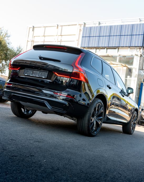 Volvo XC60 B5 Black Edition Ultra, fotografija 7