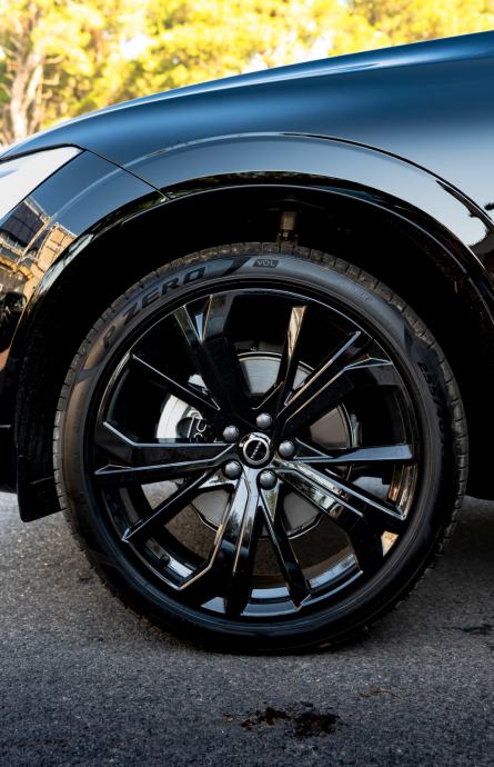 Volvo XC60 B5 Black Edition Ultra, fotografija 9
