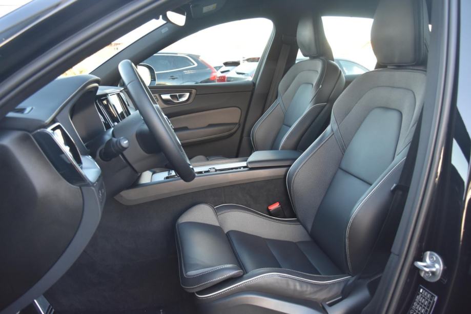 Volvo XC60 B5 D R-DESIGN AWD AUT., 2022 god.